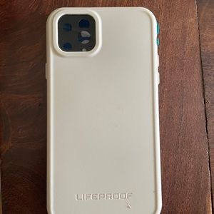 iPhone 11 Pro Max lifeproof case